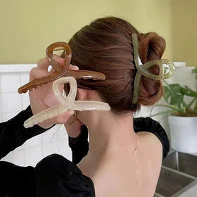 FAELBATY jelly claw clip front view in light pink