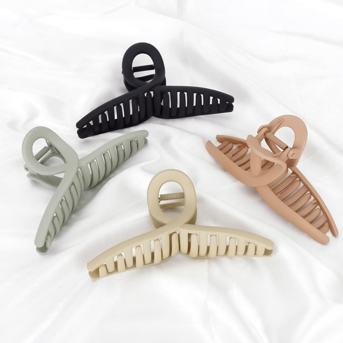FAELBATY matte hair claw clip in khaki, lifestyle scene