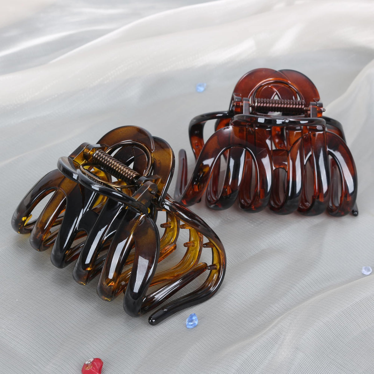 FAELBATY Octopus Hair Claw Clip dark red in hair