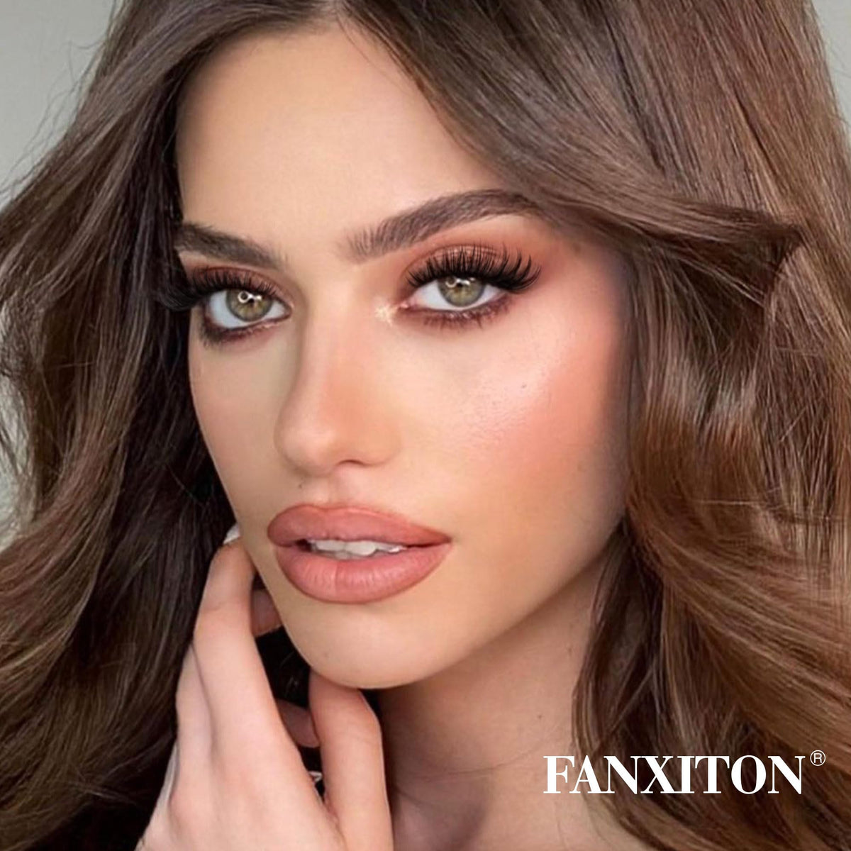 FANXITON Lash Clusters application with tweezers