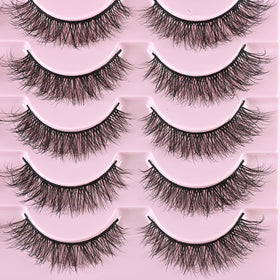 FARRED short eyelashes on a model for a natural look