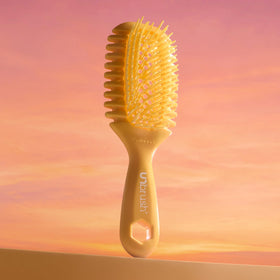 FHI Heat UNbrush Curl Detangling Brush packaging