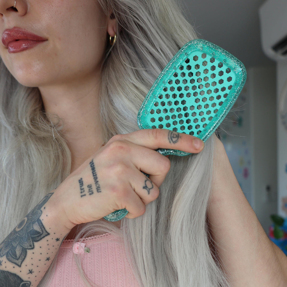 FHI Heat UNbrush Detangling Brush close-up of bristles