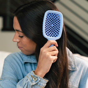 FHI Heat UNbrush Detangling Brush side view with lightweight handle