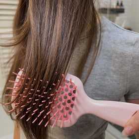 FHI Heat UNbrush Detangling Brush side view with lightweight handle