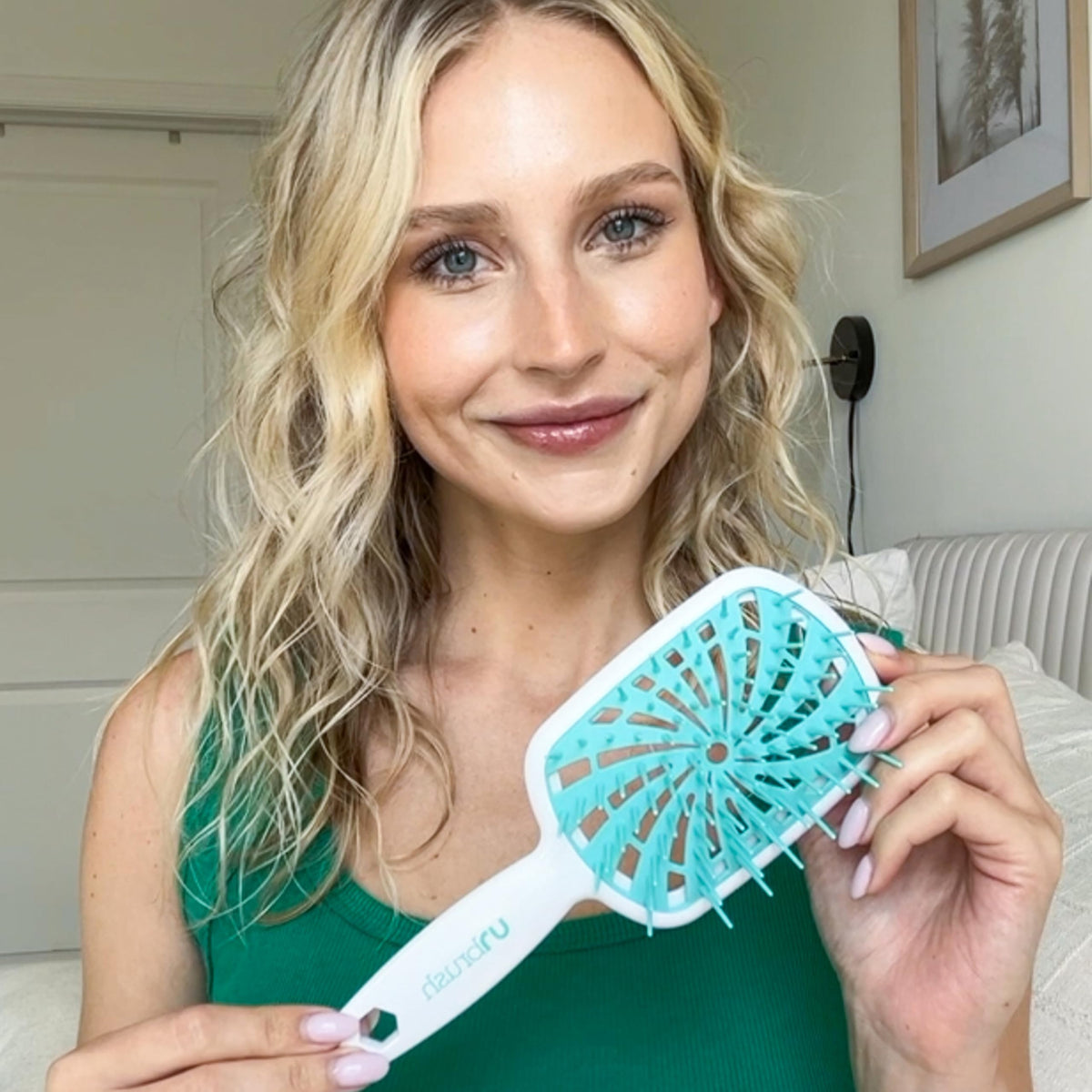 FHI Heat UNbrush Plus being used on wet hair