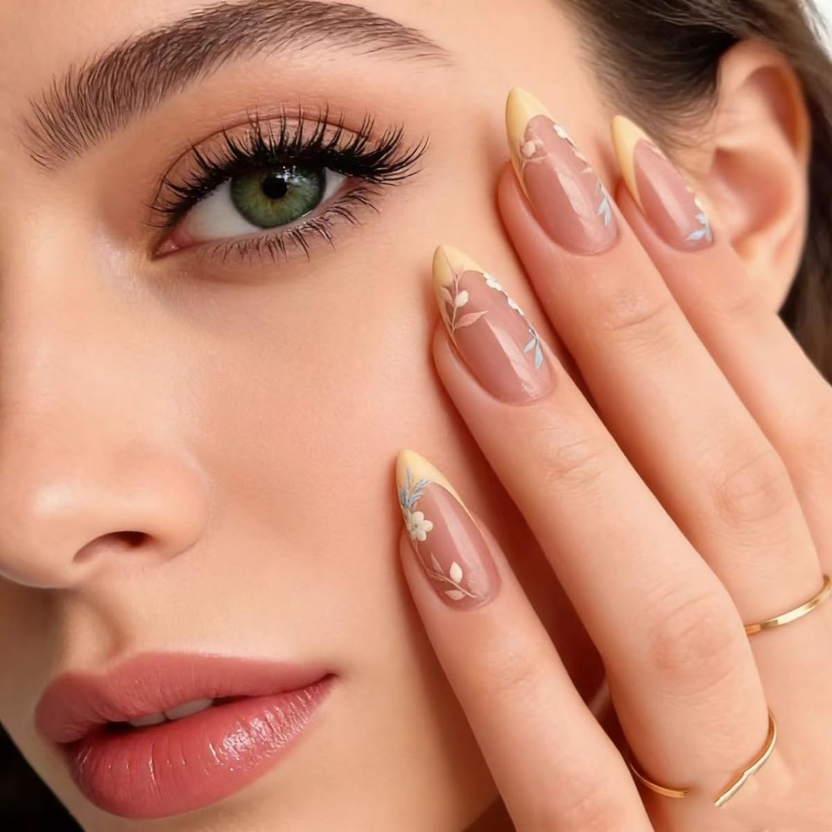 FJSMTOPl Flower Almond Press on Nails with floral design close-up