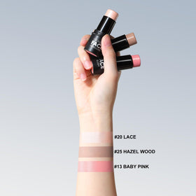 FOCALLURE contour stick in bronzer shade swatched