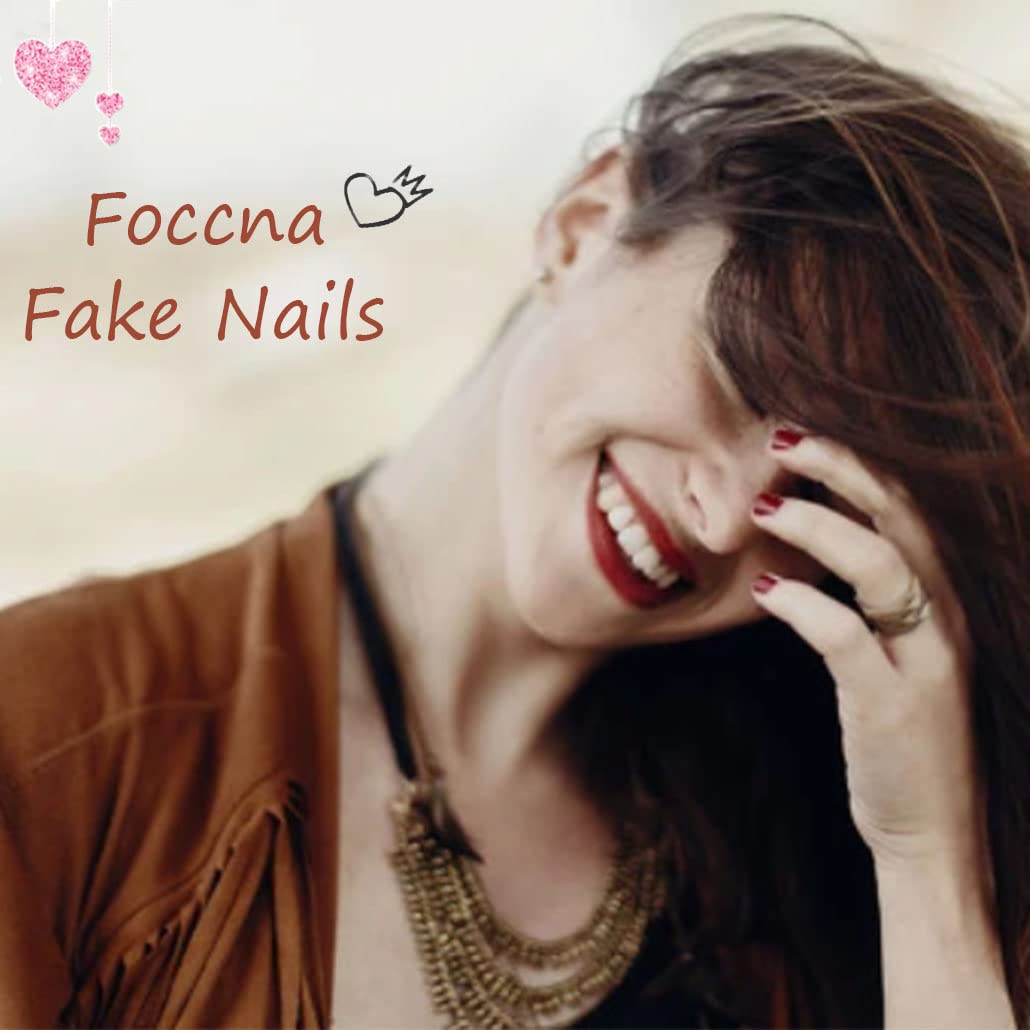 Foccna Square Ombre Press on Nails displayed on a hand