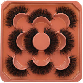 Focipeysa Fluffy Lashes 14mm worn on model's eyes