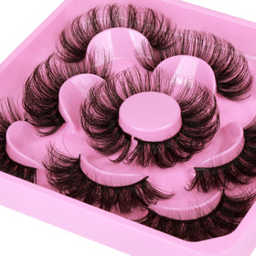 Focipeysa mink lashes in use on a model