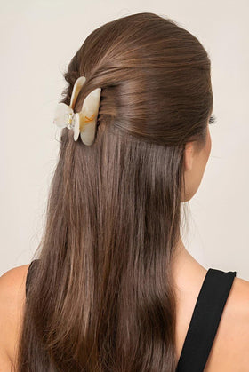 Fohufo Acrylic Letter Hair Clip G on styled hair