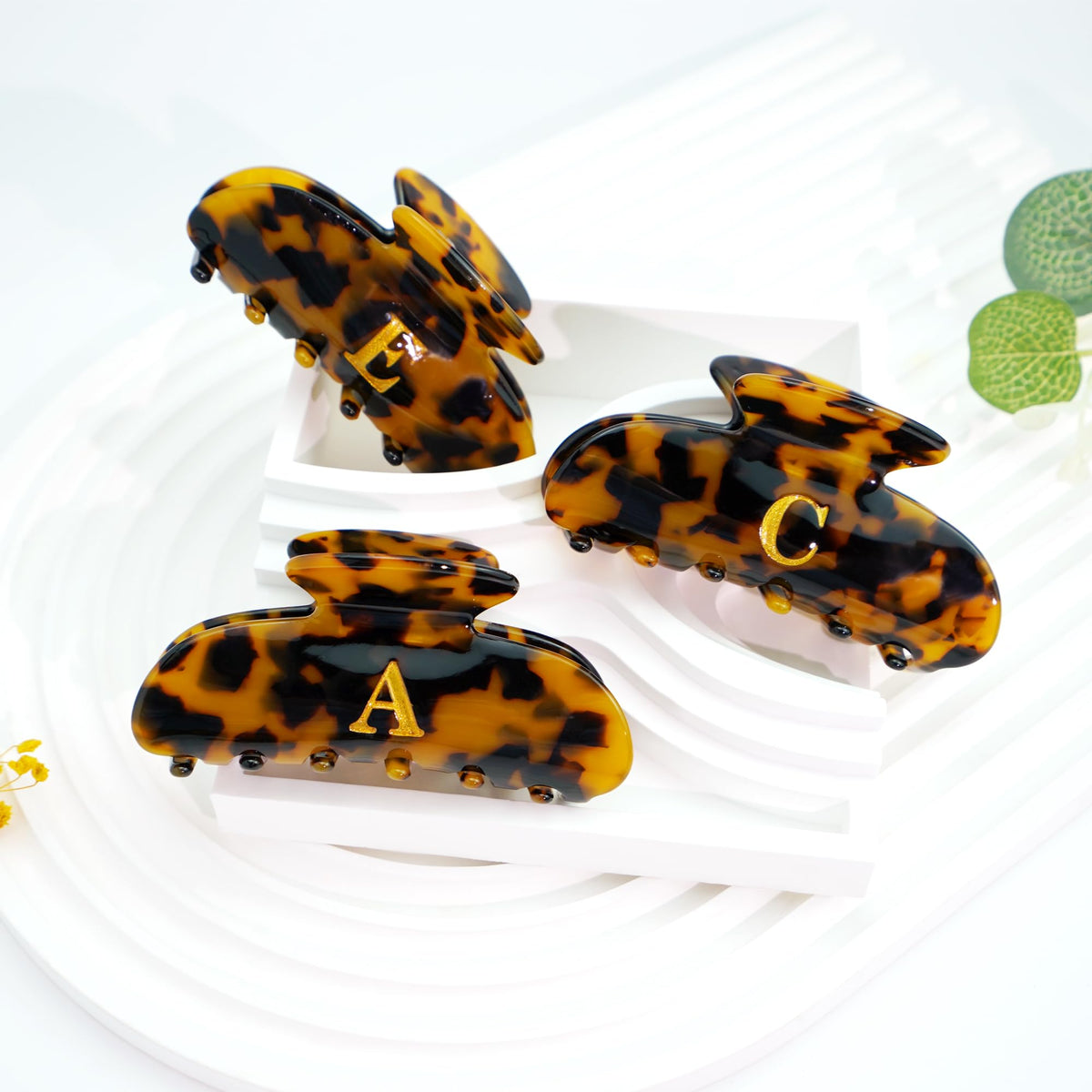 Fohufo Tortoise Shell Initial Hair Clip side view