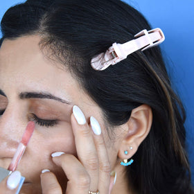 FRAMAR Pastel Alligator Hair Clip demonstrating no-slip grip on hair
