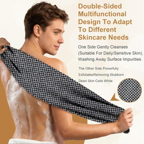Funfunman Exfoliating Shower Towel alongside other bath accessories