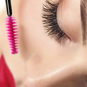 G2PLUS disposable mascara wands in a cosmetic bag