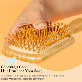 GAINWELL Bamboo Hair Brush showing cushioned design
