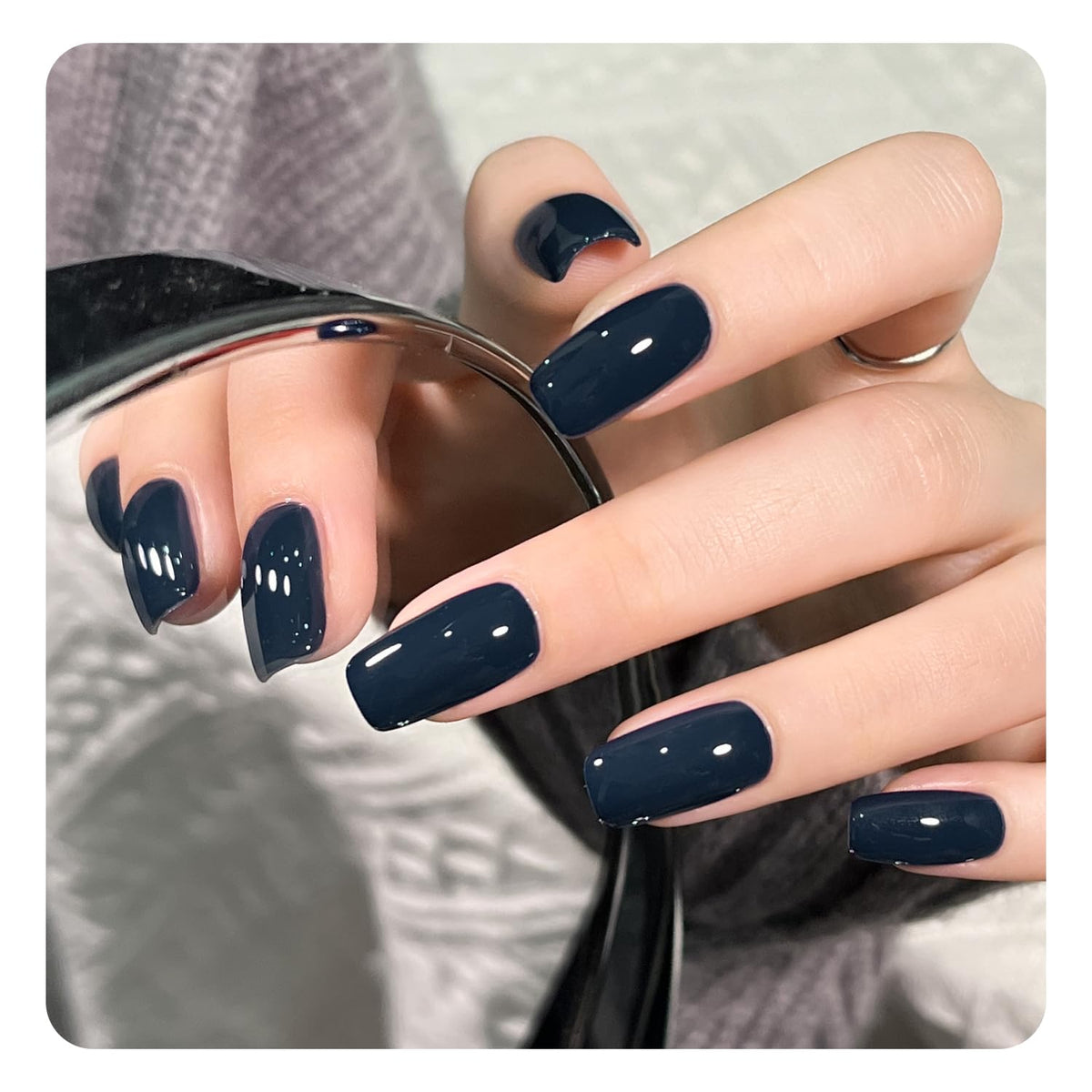 GAOY Blue Gel Nail Polish 16ml bottle with UV lamp