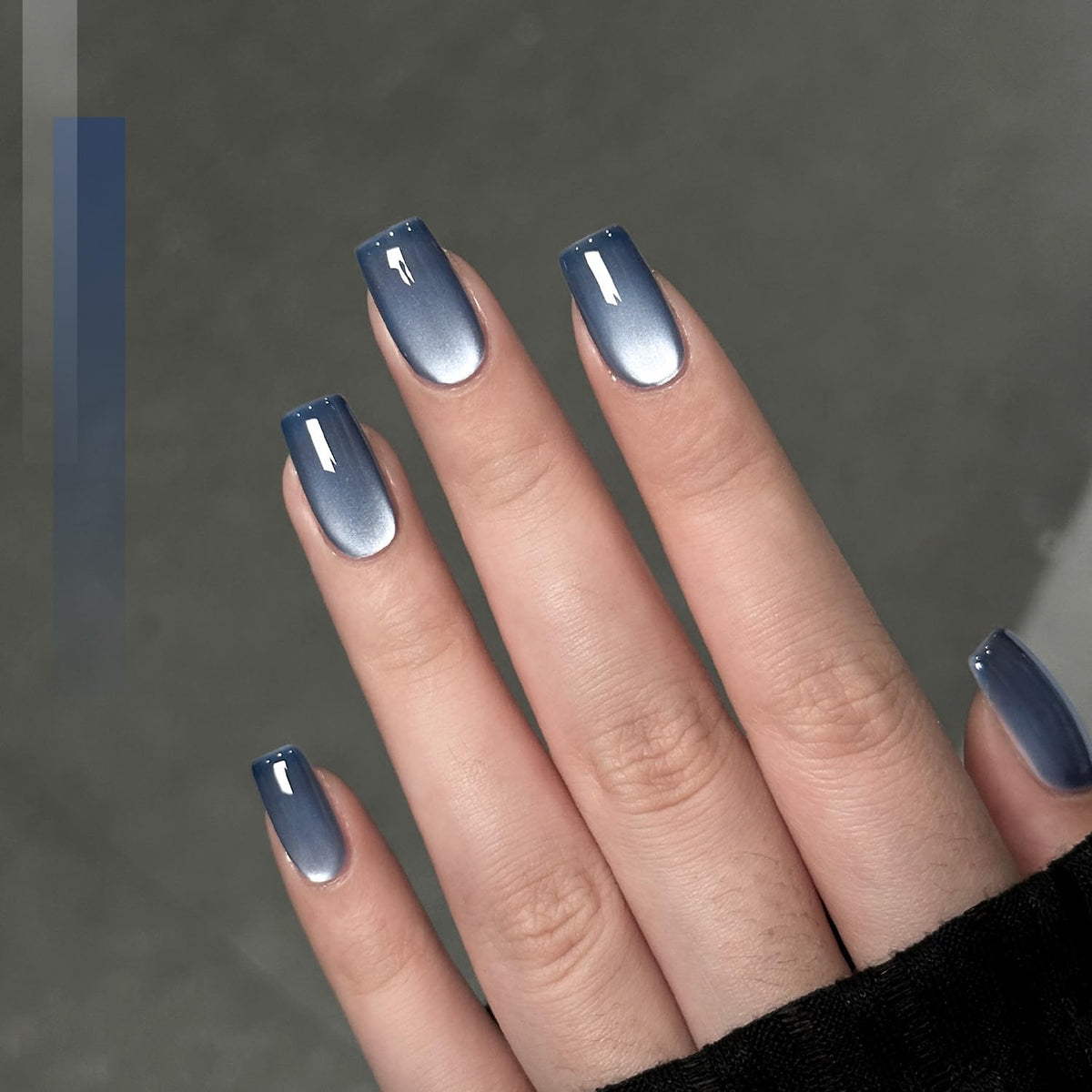 GAOY Jelly Blue Cat Eye Gel Nail Polish 16ml with cat eye magnet