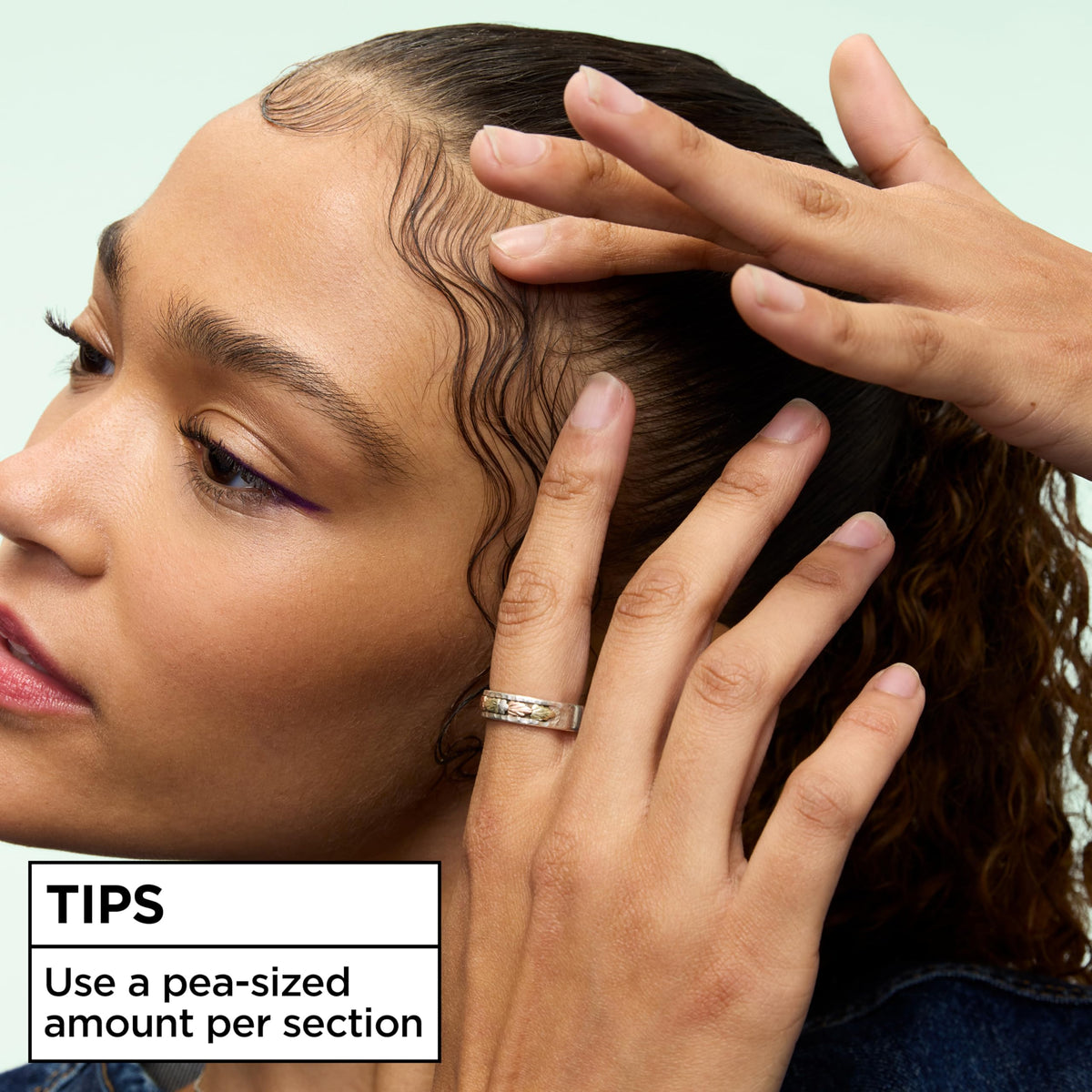 Garnier Fructis Curl Control Scrunching Gel application on hair