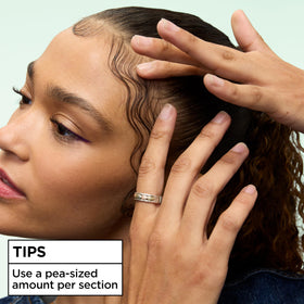 Garnier Fructis Curl Control Scrunching Gel application on hair
