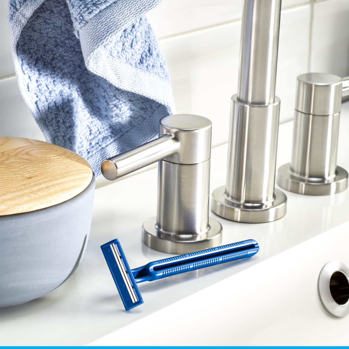 Gillette Sensor2 Men's Disposable Razor with blue handle