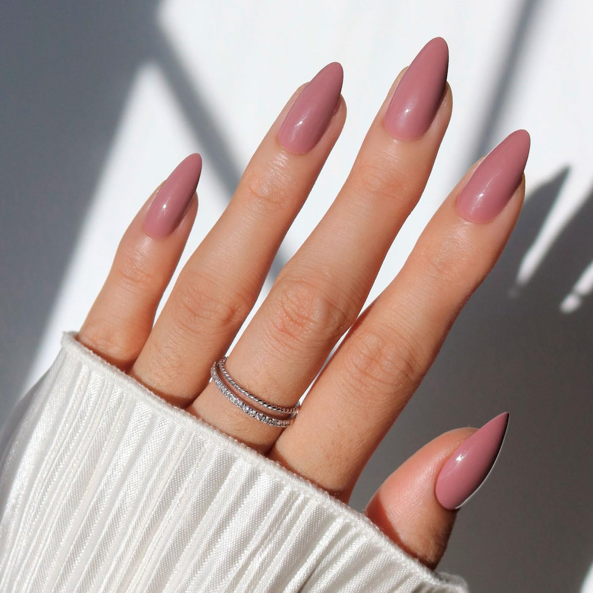 Glamnetic Press On Nails Medium Almond glossy finish front view