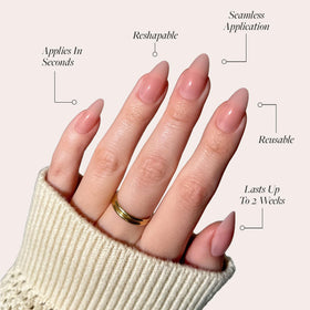 Glamnetic Press On Nails Medium Almond glossy nails with nail glue