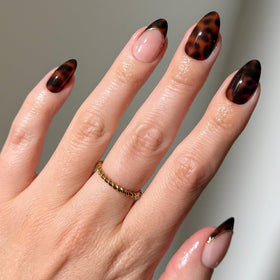 Glamnetic Press On Nails Short Almond glossy design front view