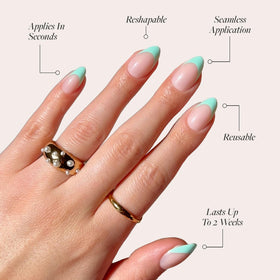 Glamnetic Press On Nails Short Almond with nail glue and accessories