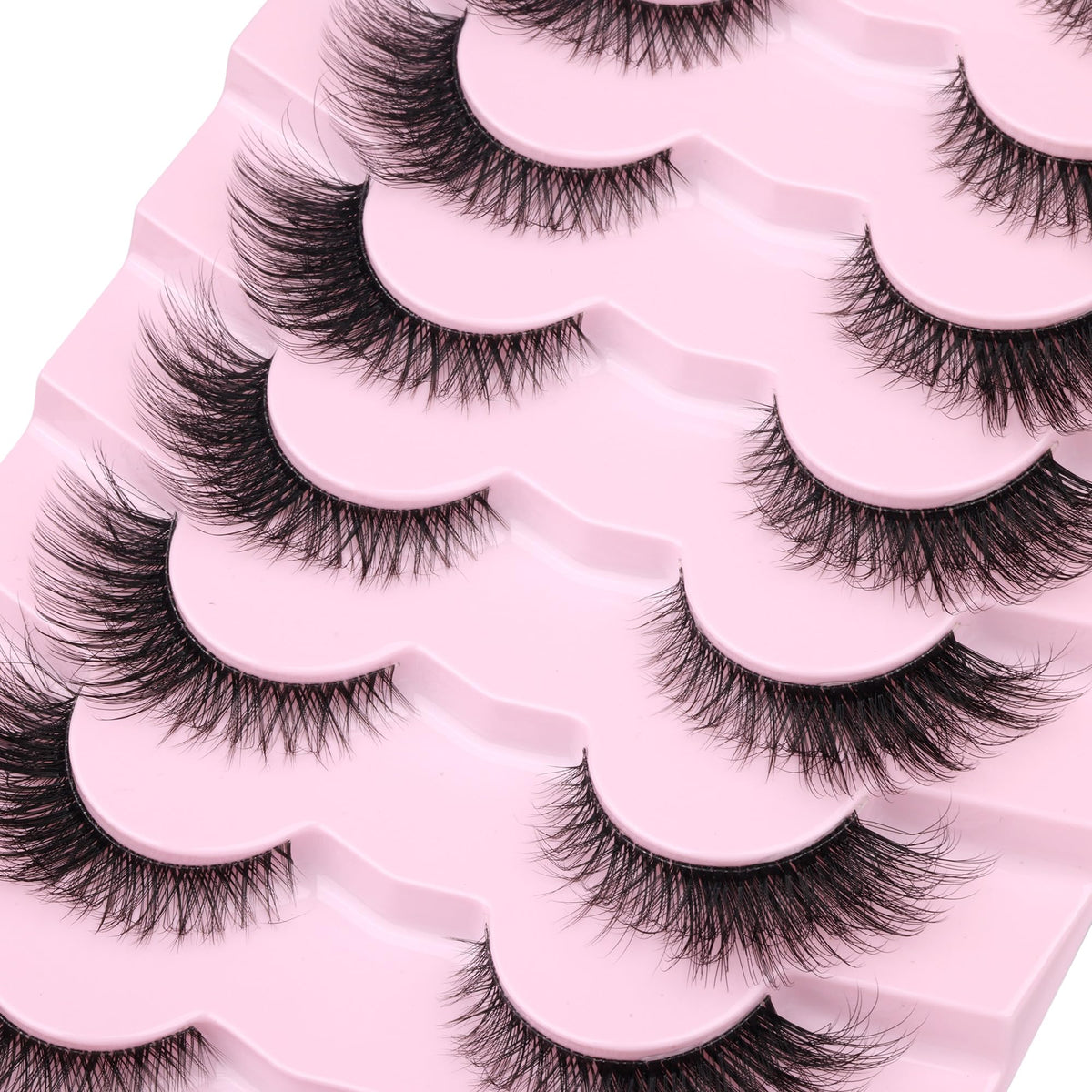 GVEFETIEE Fox Eye Lashes in natural light