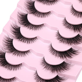 GVEFETIEE Fox Eye Lashes in natural light