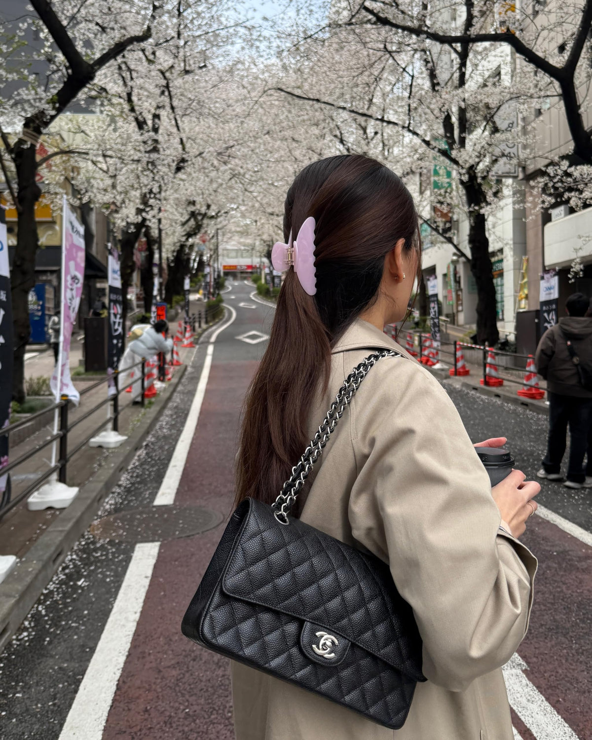 Hana Mia Pink Claw Clip in carrying bag for protection