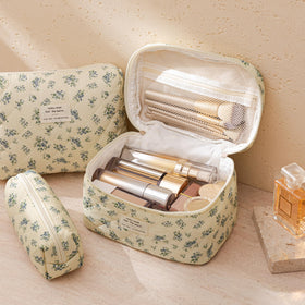 HBselect Quilted Makeup Bag small bag top view showcasing floral pattern