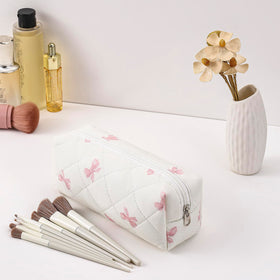 HHQQWZ Cute Floral Makeup Bag side view