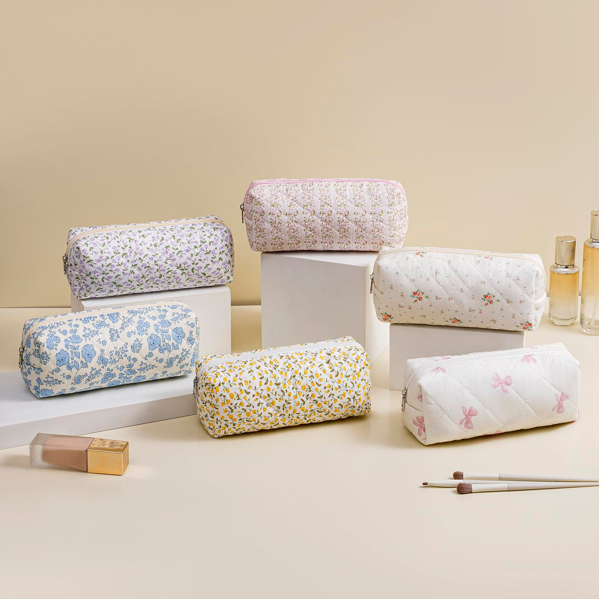 HHQQWZ Floral Cotton Makeup Brush Bag with zipper detail