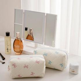 HHQQWZ Makeup Bag back view