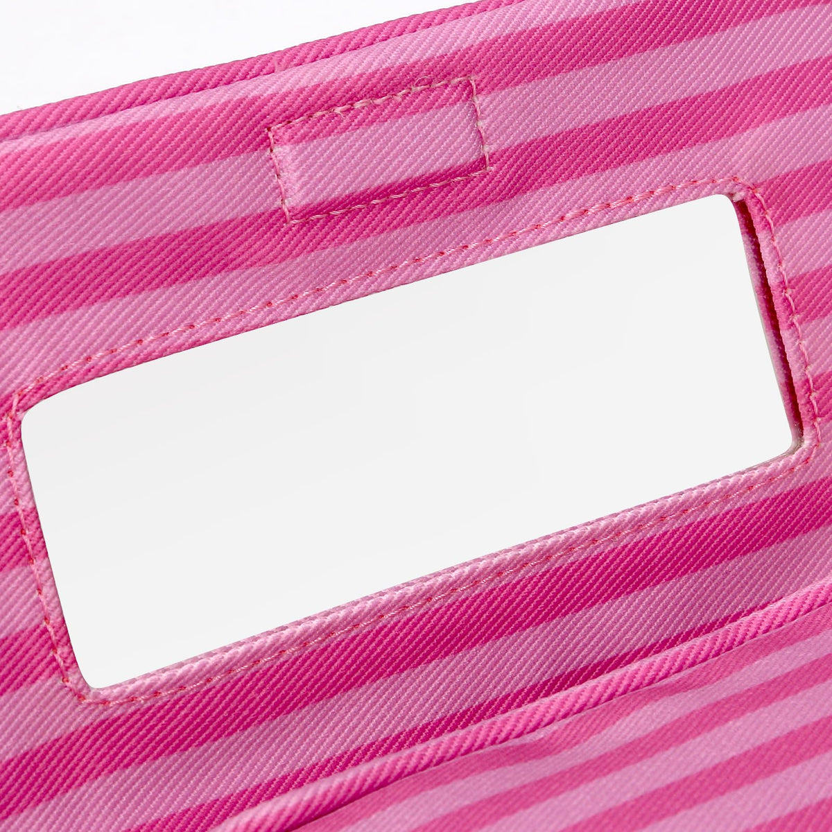 Hibilog makeup bag showing interior storage compartments