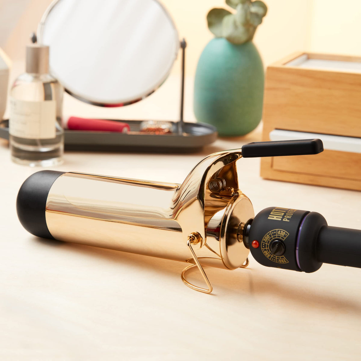 HOT TOOLS 24K Gold Jumbo Curling Iron packaging