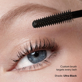 HOURGLASS Instant Extension Mascara applied on lashes