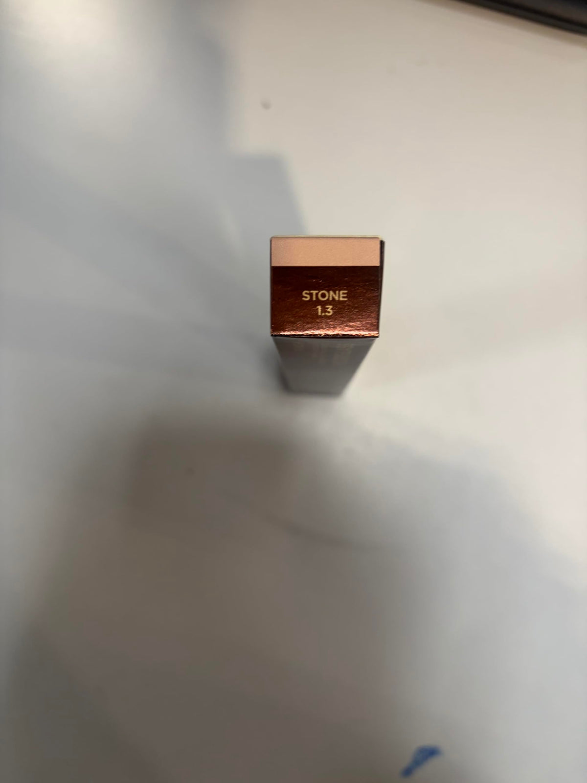 HOURGLASS Vanish Airbrush Concealer back view with ingredients