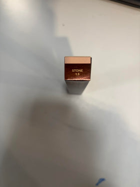 HOURGLASS Vanish Airbrush Concealer back view with ingredients