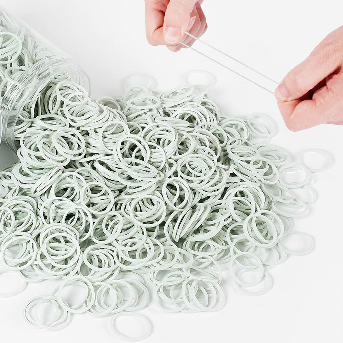 HOYOLS rubber bands used in a ponytail hairstyle