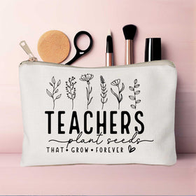 HubbgDesign Makeup Bag dimensions shown with ruler