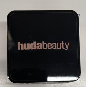 Huda Easy Bake Loose Powder Cherry Blossom Cake close-up