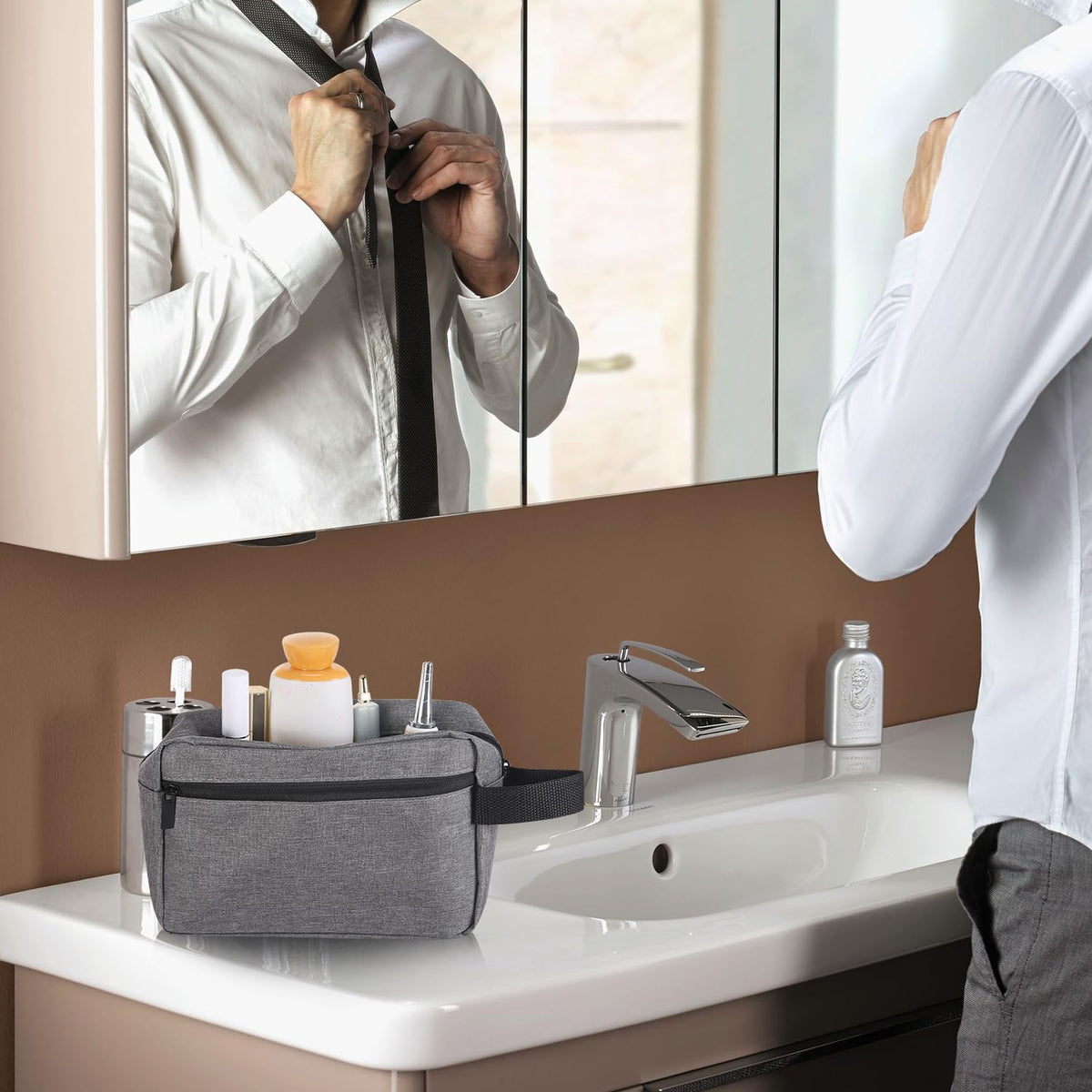 Icramsy Travel Toiletry Bag with reinforced handle