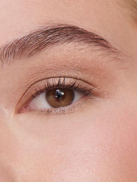 ILIA Chromatic Liquid Powder Eye Tint Fresco with other makeup products