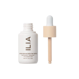ILIA Super Serum Skin Tint SPF 40 Rendezvous ST1 bottle with cap