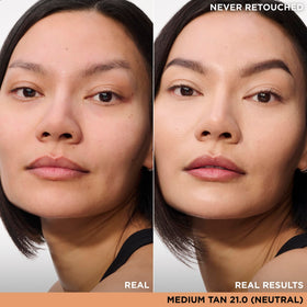 IT Cosmetics Bye Bye Under Eye Concealer 21.0 Medium Tan applicator close-up