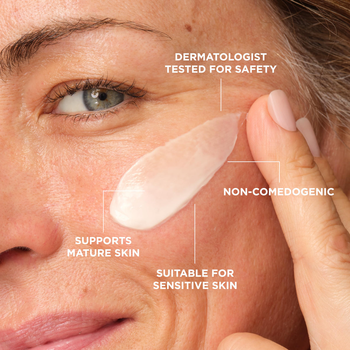 IT Cosmetics Confidence in a Cream Mini Anti-Aging Moisturiser on a vanity